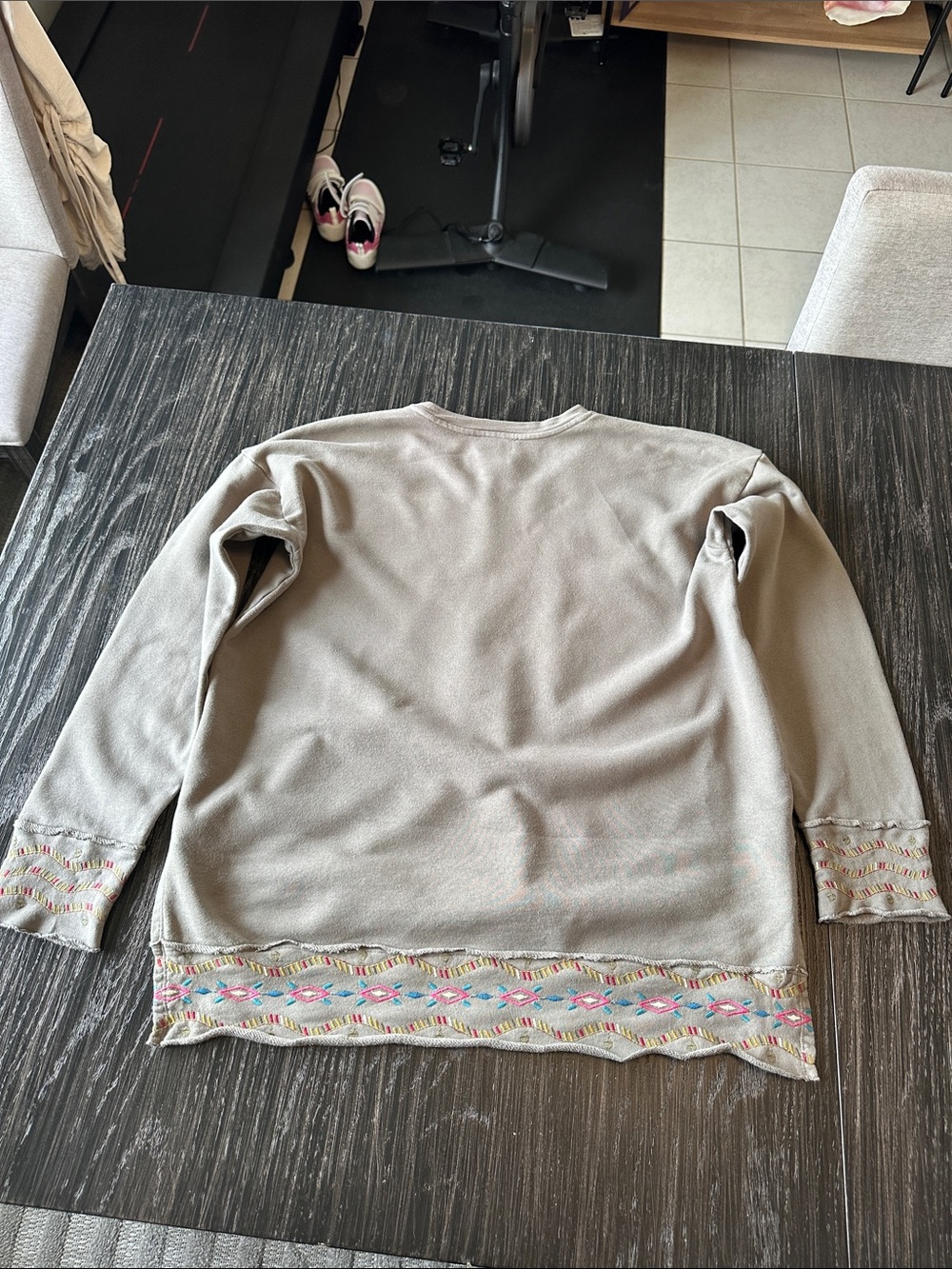 JOHNNY WAS Anzia Crewneck Sweatshirt Shirt Top Sage Green Peacock Embroidery, M - Picture 10 of 11
